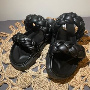 Steve Madden NEW black sandals
